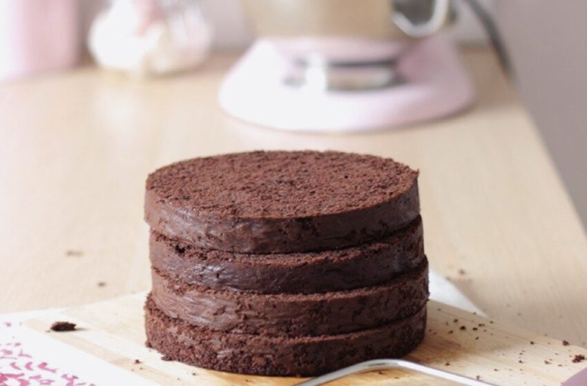  آموزش پخت کیک شیفون ، وانیلی شکلاتی مناسب خامه کشی کیک تولد