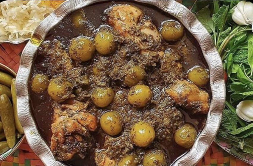  طرز تهیه خورشت گوجه سبز مجلسی به صورت مرحله به مرحله