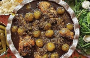 خورشت گوجه سبز